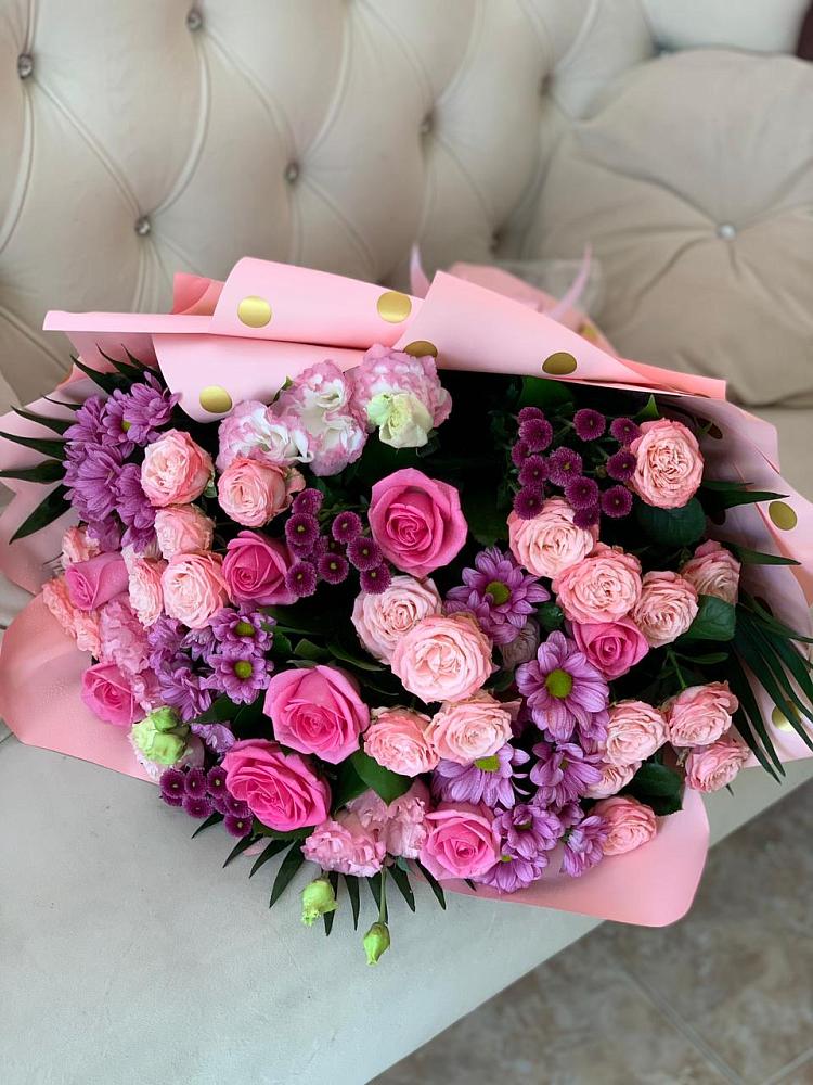 Букет цветов из: Хризантемы, Розы и Лизиантусы в Комсомольском Республика Дагестан