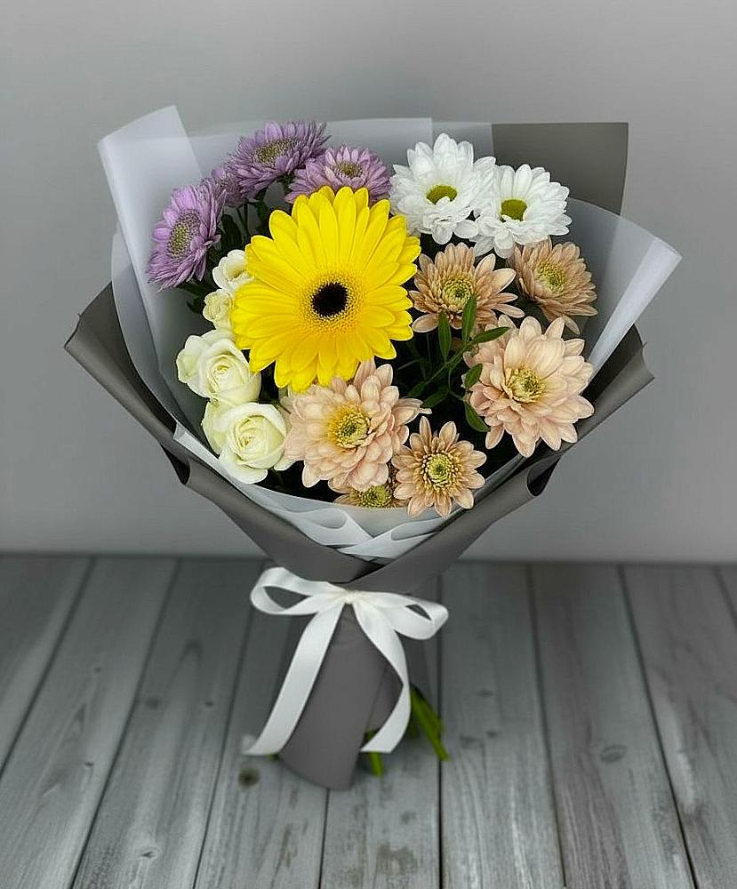 Букет цветов из: Розы, Герберы и Хризантемы в Комсомольском Республика Дагестан