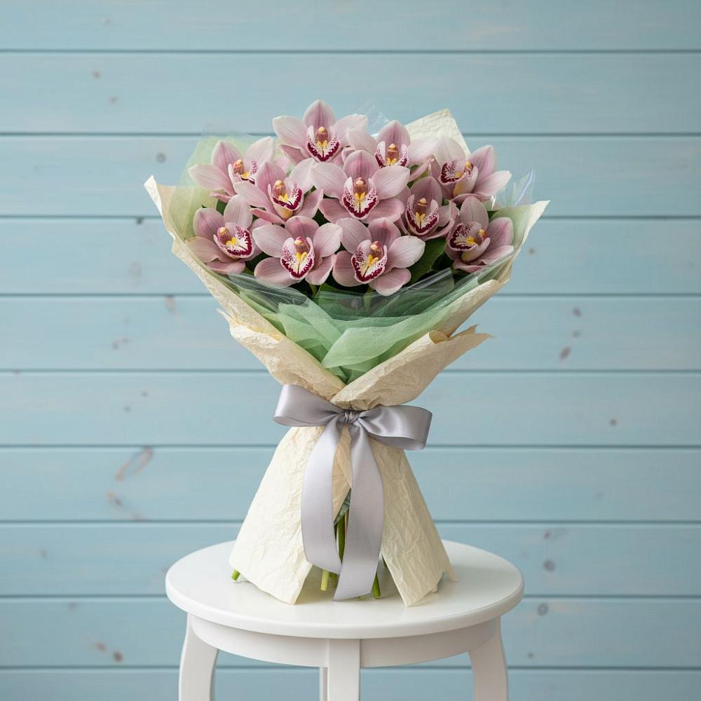 Букет цветов из: Орхидеи и Розы в Комсомольском Республика Дагестан