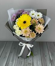 Букет цветов из:  Розы, Герберы и Хризантемы в Комсомольском Республика Дагестан