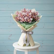 Букет цветов из:  Орхидеи и Розы #REPLACE_PRED# Комсомольском Республика Дагестан