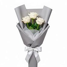 Букет 3 белые розы в Комсомольском Республика Дагестан