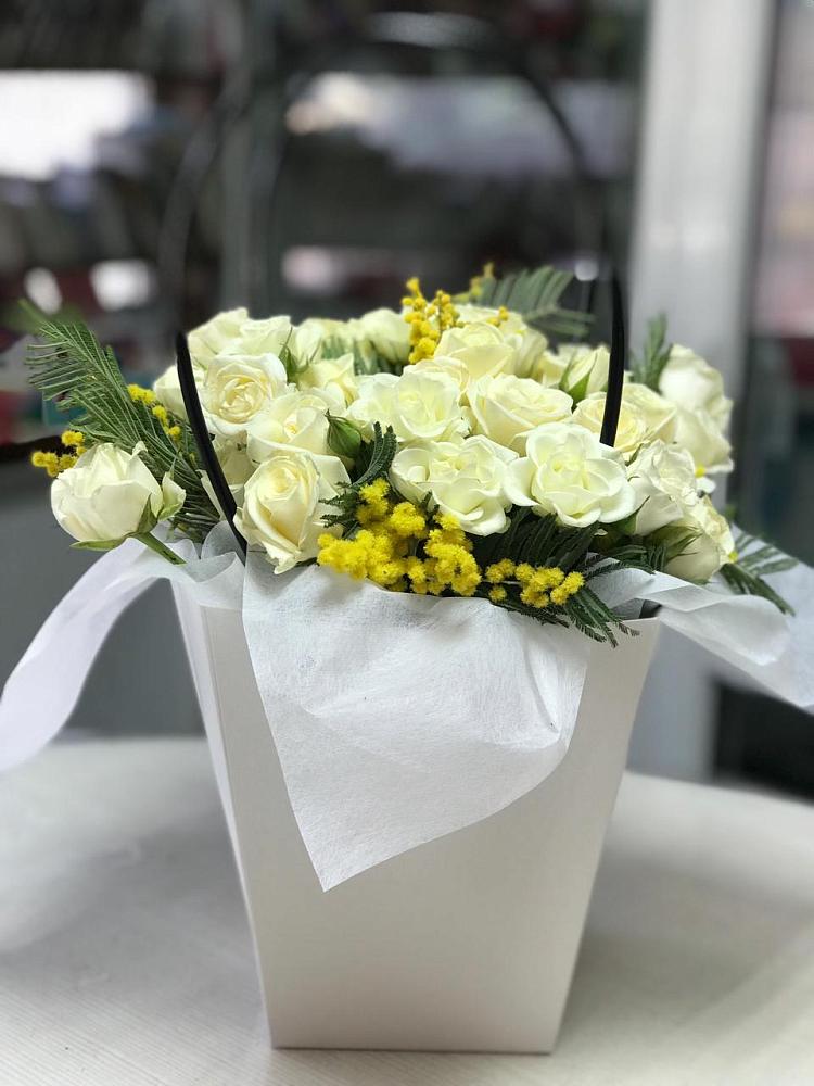 Цветочная композиция из Розы  в Комсомольском Республика Дагестан