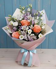 Букет цветов из:  Лизиантусы, Розы, Альстромерии и Гипсофила в Комсомольском Республика Дагестан