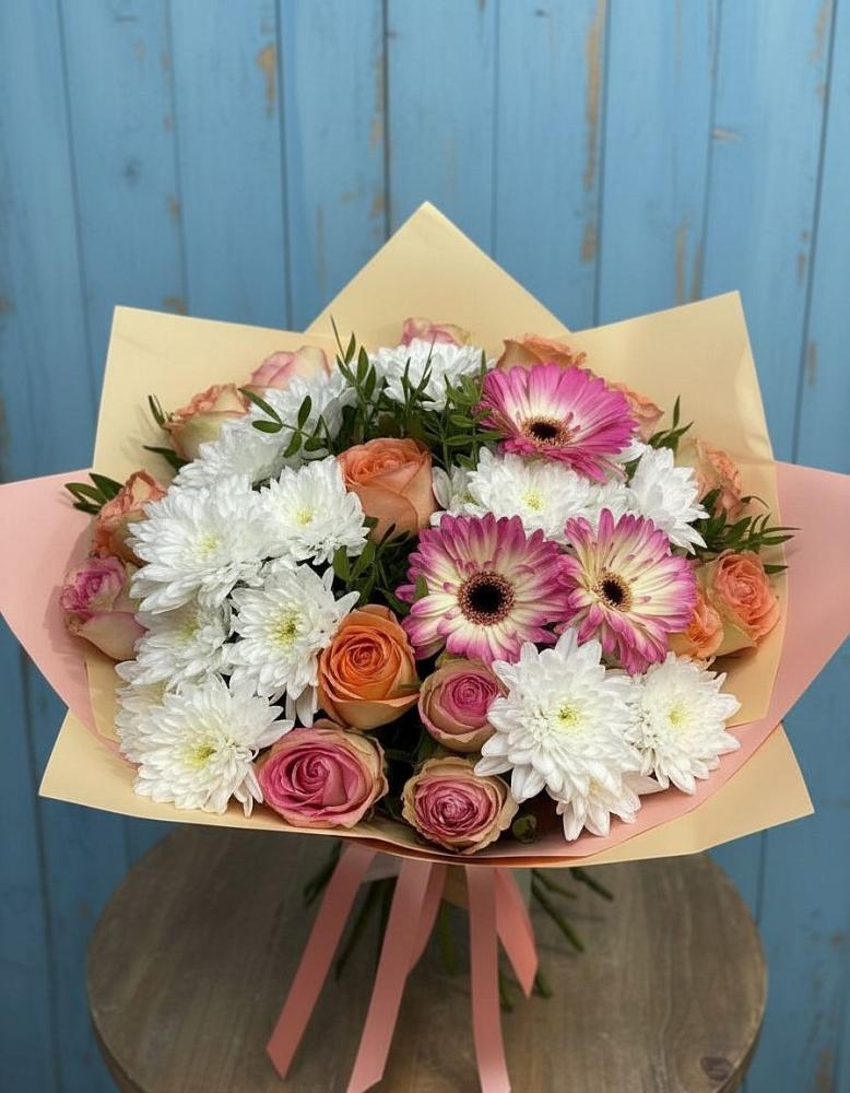Букет цветов из: Розы, Герберы и Хризантемы в Комсомольском Республика Дагестан