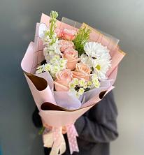 Букет цветов из:  Хризантемы и Розы в Комсомольском Республика Дагестан