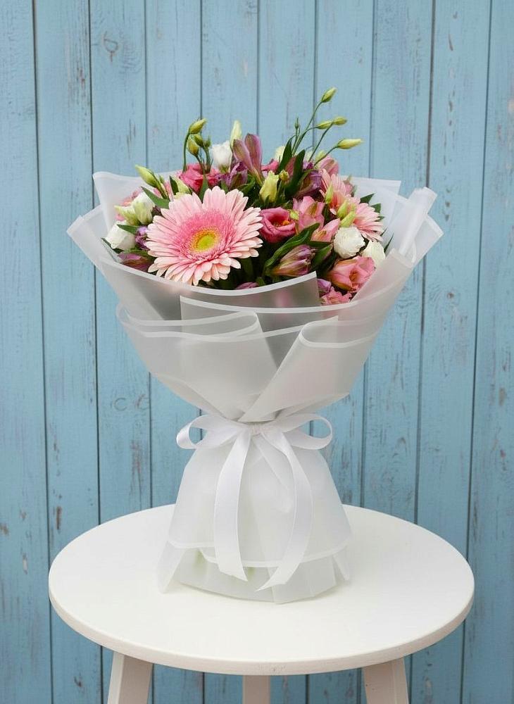 Букет цветов из: Герберы, Альстромерии и Лизиантусы в Комсомольском Республика Дагестан