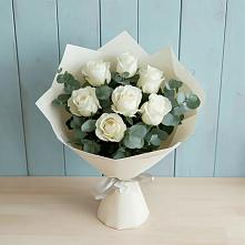 Букет Белые розы в Эвкалипте в Комсомольском Республика Дагестан