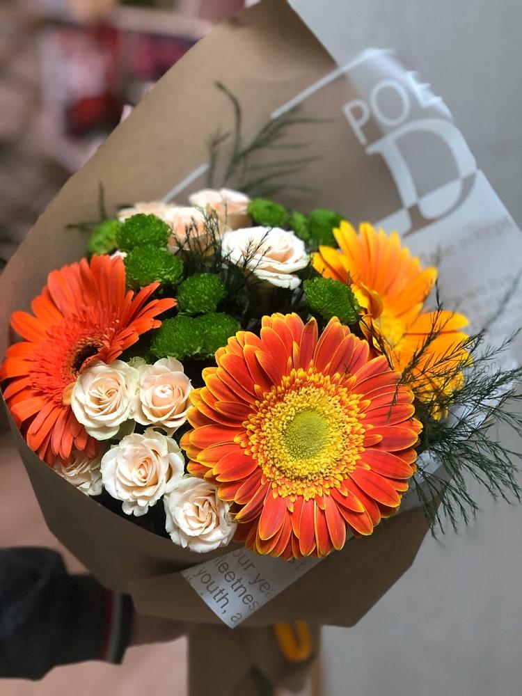 Букет цветов из: Герберы, Хризантемы и Розы в Комсомольском Республика Дагестан